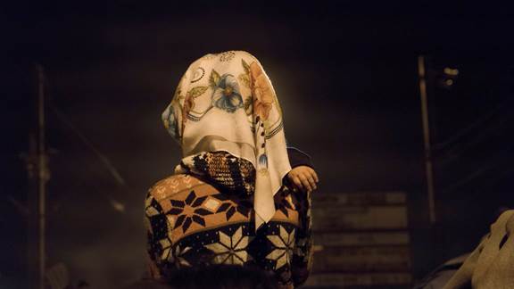 說明: Macintosh HD:Users:chendong:Desktop:張乾琦 工作坊:工作坊:官方作品:中文圖說:AZMA:8. 張乾琦，“AZMA”視頻截圖，2017 .jpg