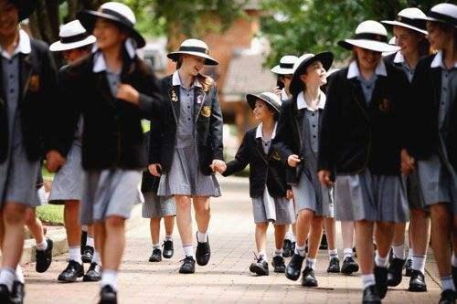 日本女生暑假作業(yè)未完成遭批 留遺書(shū)從14樓跳下